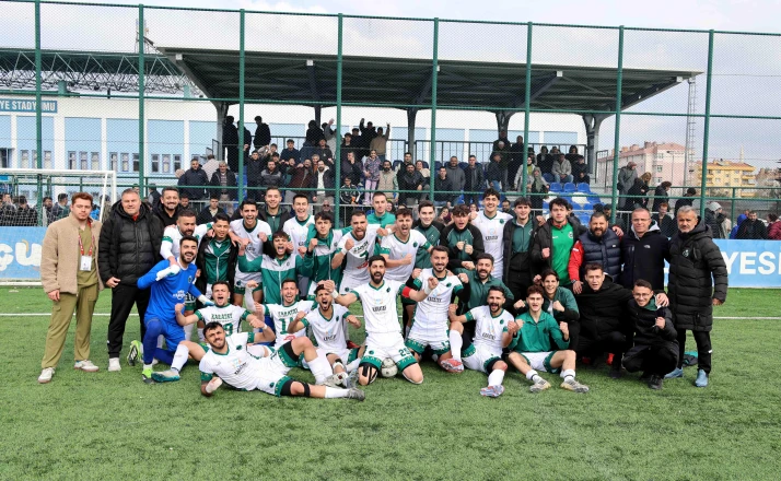 Karatay Belediyespor futbolda namağlup şampiyon