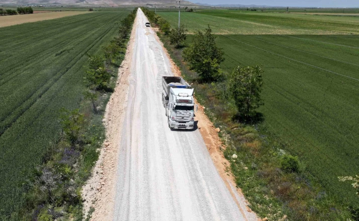Karatay’da şehir merkezine uzak mahallelerde ulaşım ağı güçleniyor