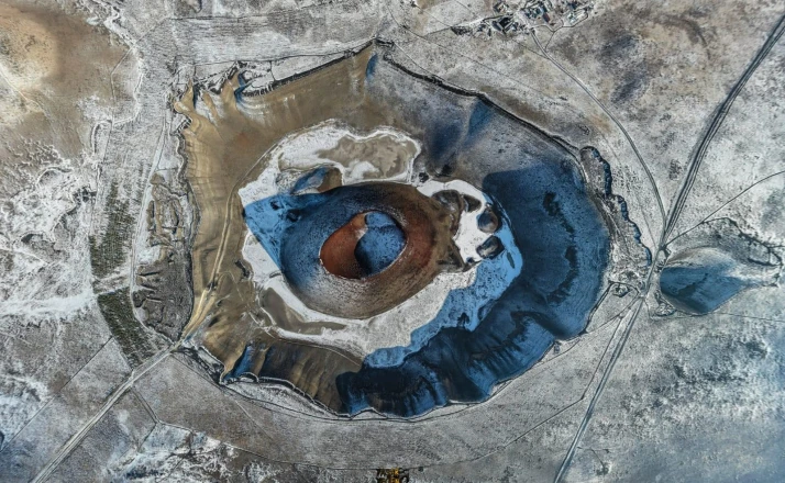 Karla kaplanan Meke Gölü ortaya çıkan manzarasıyla hayran bıraktı