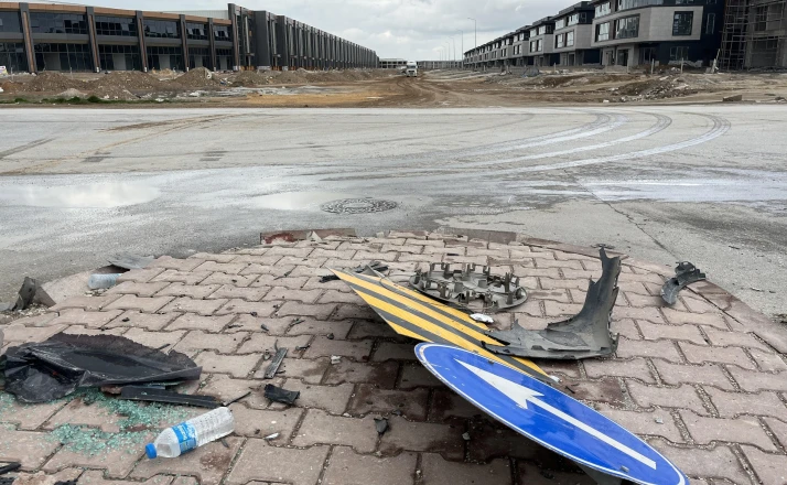 Kavşakta takla attıran kaza ucuz atlatıldı