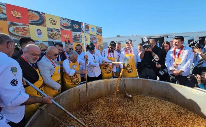 Kayseri Gastronomi Günleri’nde 1 ton börek aşı dağıtıldı
