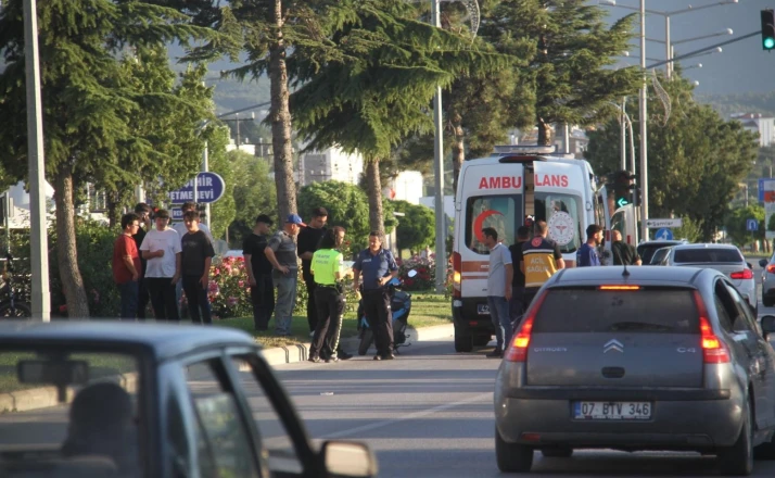Kaza sonrasında dili boğazına kaçan çocuğu vatandaş kurtardı