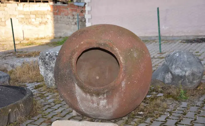 Kazı çalışmasında bulunan bin 800 yıllık küp, zamanında buzdolabı görevi görüyormuş

