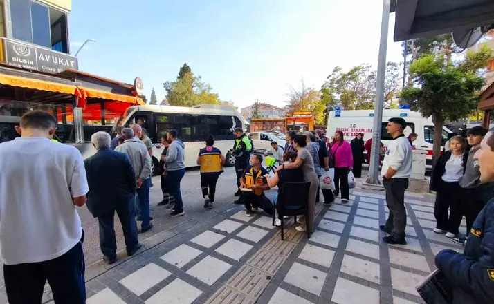 Keşan’da minibüsün çarptığı 2 yaya yaralandı
