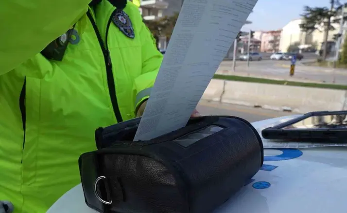 Kırıkkale’de 4 kişinin yaralandığı kazada ehliyetsiz ve alkollü sürücüye 350 bin lira ceza
