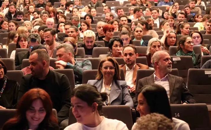 Kocaeli Şehir Tiyatroları yeni sezonu "Karar" oyunuyla açacak
