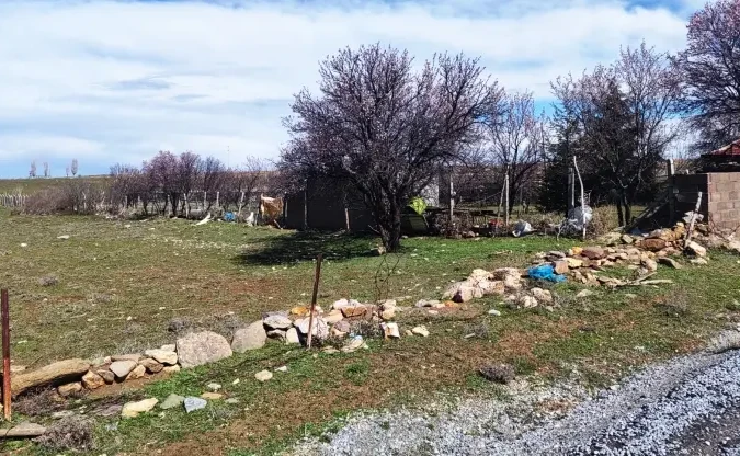 Konar’da çöplük tepkisi: Mahalleli eski günlere dönmek istemiyor