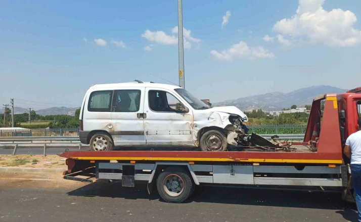 Kontrolden çıkan araç takla attı: 4 yaralı 
