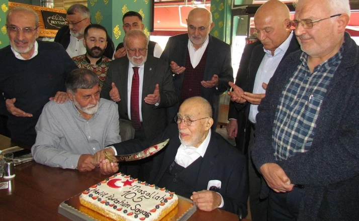 Konya asırlık çınarını kaybetti