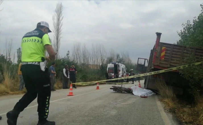 Konya belediyesinin kamyonu Isparta'da kazaya karıştı