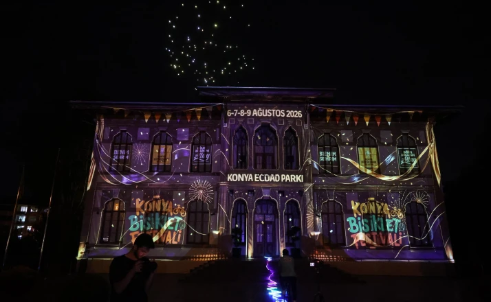 “Konya Bisiklet Festivali” için mapping ve drone gösterisi yapıldı