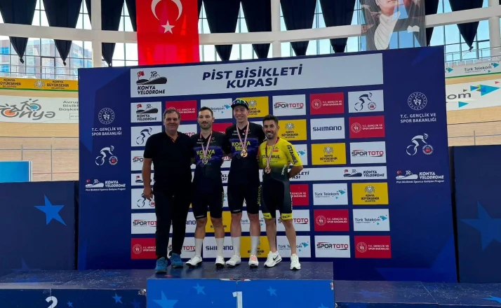 Konya Büyükşehi̇r Beledi̇yespor kulvarda madalyaları topladı