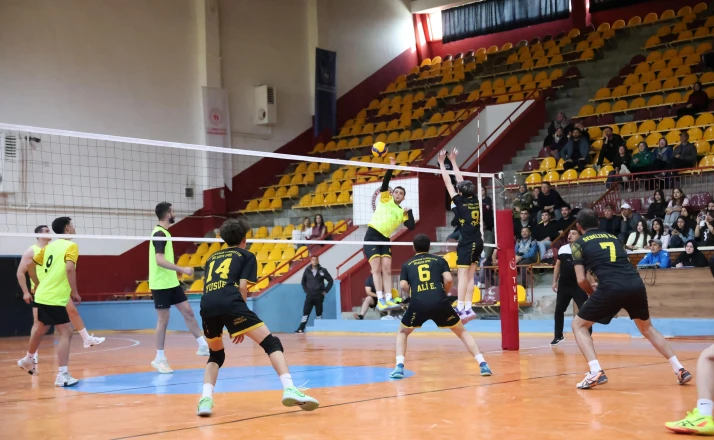 Konya Büyükşehir’in Voleybol Turnuvası’nda 25 ilçede 2.460 sporcu heyecana ortak oluyor