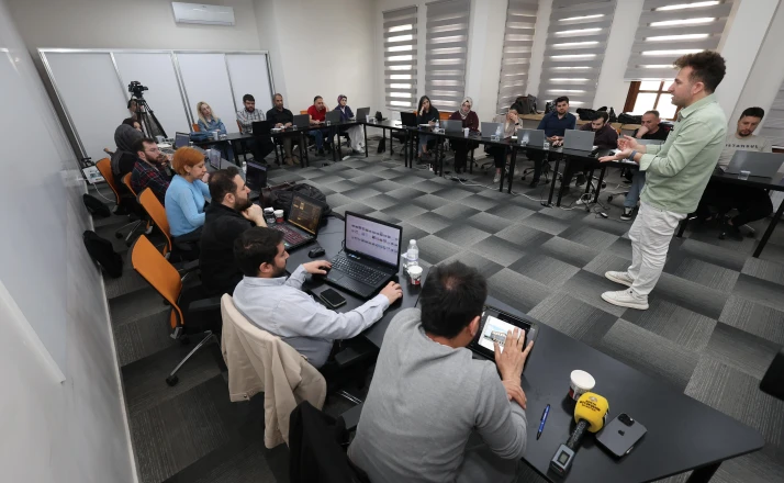 Konya Büyükşehir personeline yapay zekâ eğitimi verdi