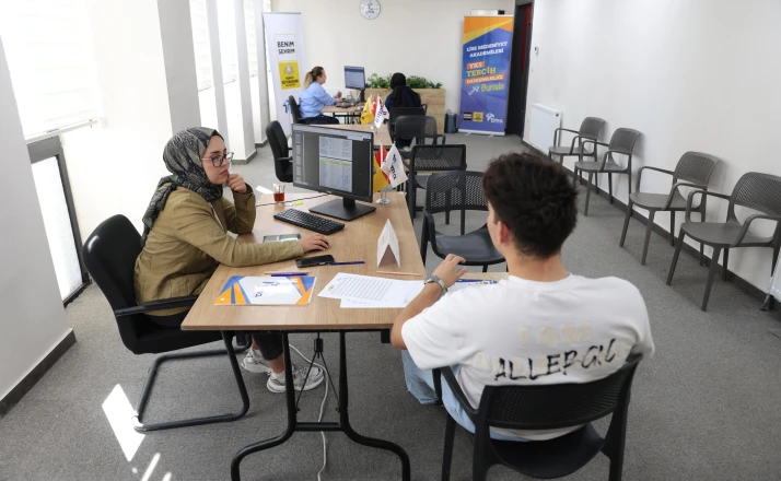 Konya Büyükşehir YKS adaylarına ücretsiz tercih danışmanlığı desteği veriyor