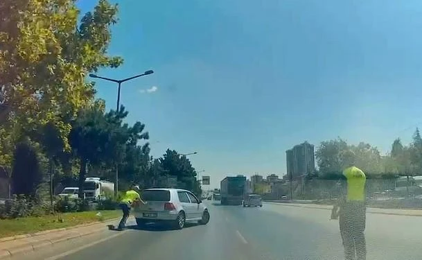 Konya’da arızalanan araç için trafik ekipleri seferber oldu