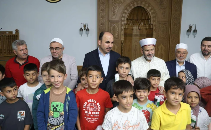 Konya’da çocuklar bisiklet için camiye koştu! Başkan Altay da coşkuya ortak oldu