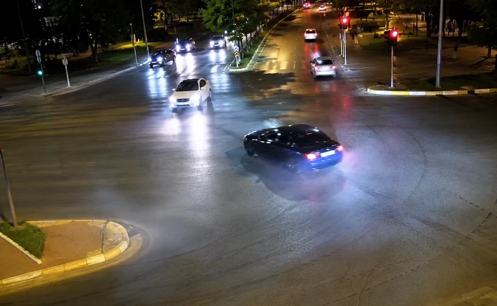 Konya’da lüks araç sürücüsüne pahalıya patladı