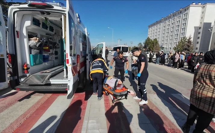 Konya'dan Karaman'a okumak için gelen hemşirelik öğrencisi genç kız yaralandı