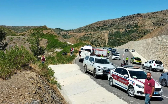 Konya yolunda otomobil uçurumdan yuvarlandı: 5 kişi öldü 2 kişi yaralandı