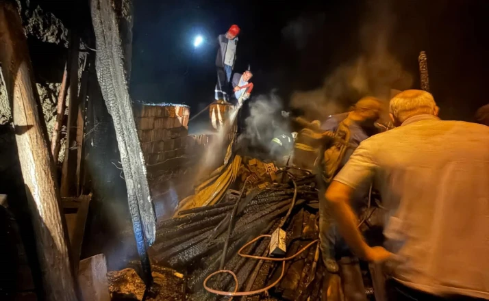 Konya’da depo olarak kullanılan alanda çıkan yangın korkuttu