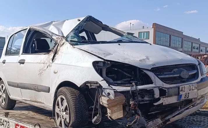 Konya’da devrilen otomobildeki 4 kişi yaralandı
