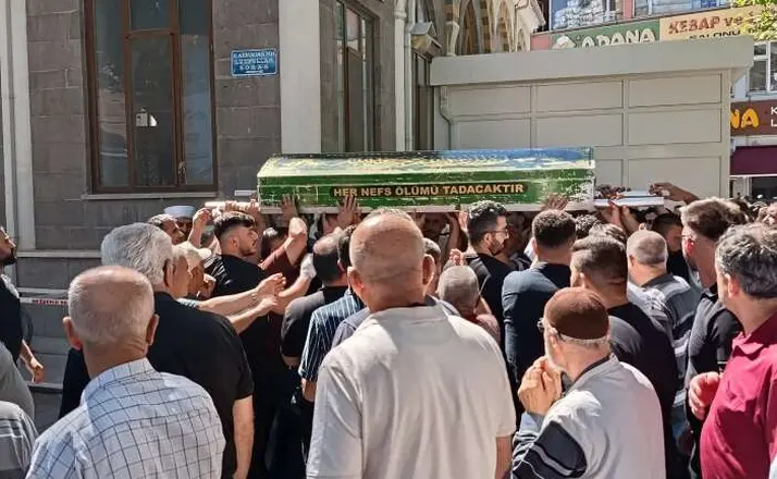 Konya’da genç avukat son yolculuğuna uğurlandı
