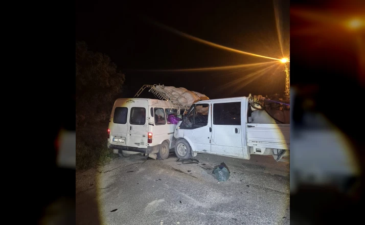 Konya’da kamyonet ile minibüs çarpıştı: 7 yaralı