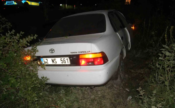 Konya’da kontrolünü kaybeden otomobil yoldan çıktı: 3 yaralı