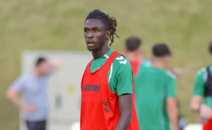 Konyaspor'da flaş ayrılık! Pierre Dwomoh Slovenya kampını terk etti