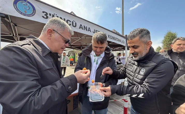 Konyaspor maçı öncesi 25 bin kişilik lokma dağıtıldı