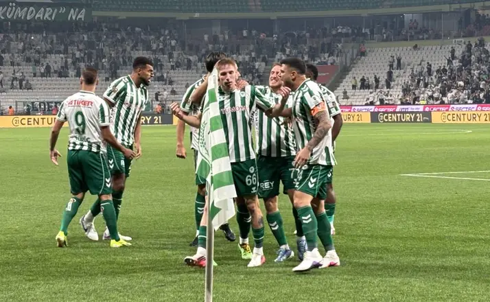 Konyaspor Trabzonspor karşısında 1-0 önde