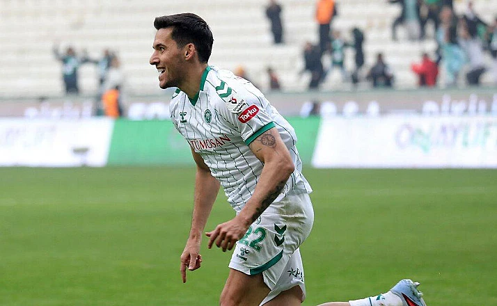 Konyaspor'un gol silahı takımda kalıyor: Trabzonspor'dan net açıklama geldi