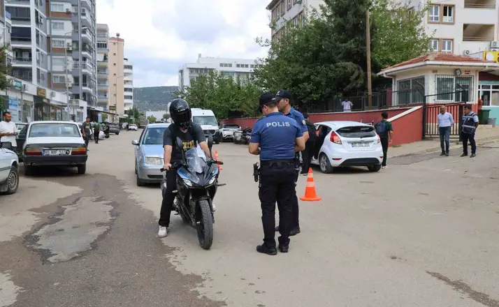 Kozan’da okul çevrelerinde sıkı denetim
