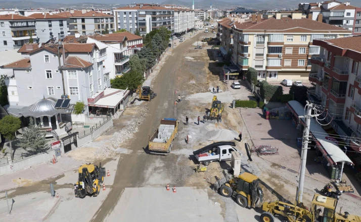 Küçükkumköprü Caddesi’nde altyapı çalışmaları sürüyor
