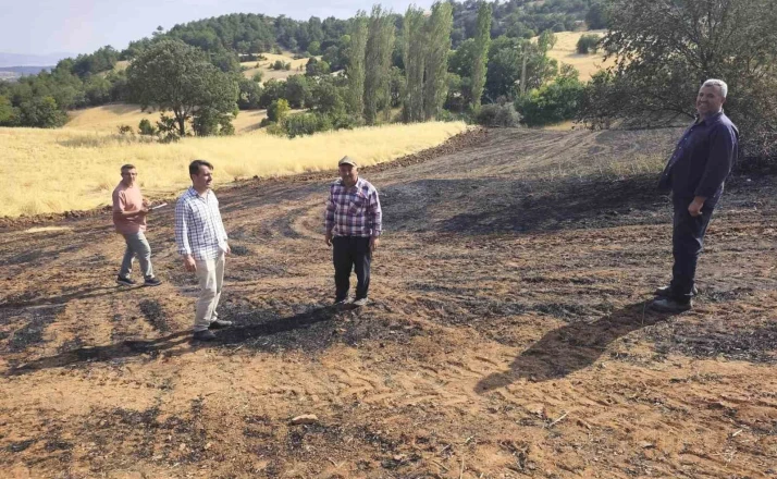 Kütahya Mustafalar köyünde yangın sonrası zarar gören alanlarda hasar tespit çalışması 