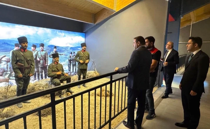 Kütahya Valisi Işın, Dumlupınar Şehitliği ve Diorama Müzesi’nde incelemelerde bulundu 