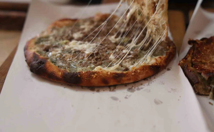 Lezzetini aroması ve odun ateşinden alan Anadolu’nun pizzası: ‘Yağ somunu’