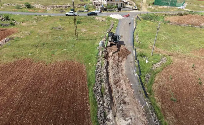 Mardin’de bir mahallede daha atık su döşeme çalışmalarını tamamladı
