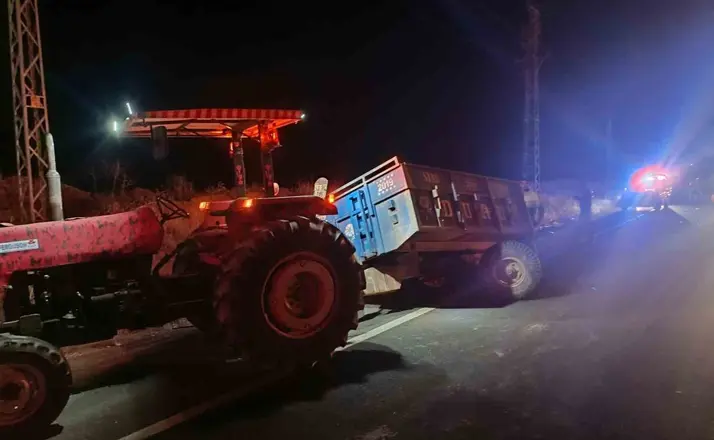 Mardin’de ciple traktör çarpıştı
