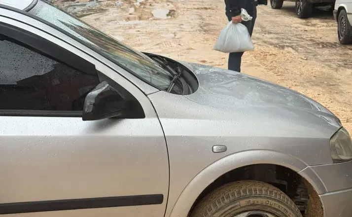 Mazıdağı’nda yağmur sonrası araçlar yolda kaldı
