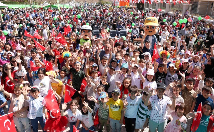Meram Belediyesinden çocuklara karne hediyesi
