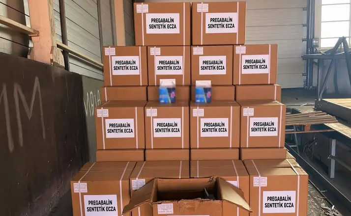 Mersin’de gerçekleştirilen operasyonlarda 1 ton 716 kilogram pregabalin ele geçirildi
