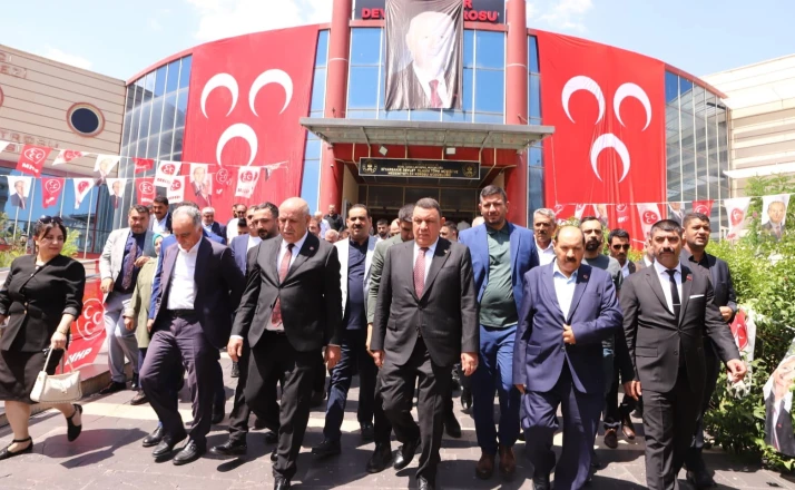 MHP Kayapınar Kongresinde Baver Bulut yeniden başkan seçildi 