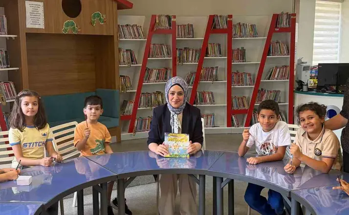 Minik okurlar kitaplarla hayal dünyasına yolculuk yaptı
