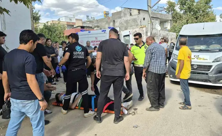Motosiklet ile servis aracı çarpıştı: 1 yaralı

