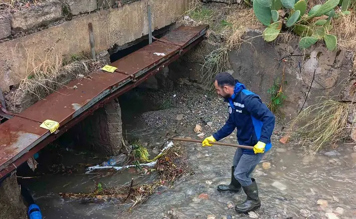 Muğla Büyükşehir ekiplerinden taşkın riski bulunan alanlara müdahale
