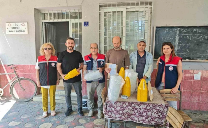 Nazilli’de 2 bin 500 Akdeniz meyve sineği tuzağı dağıtıldı 