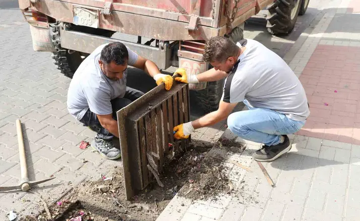 Nazilli’de kış öncesi mazgal temizliği
