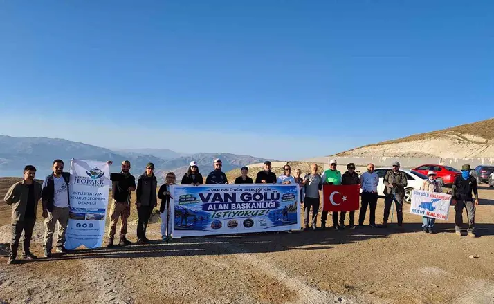 Nemrut Kalderası’nda 30 kilometrelik çanak yürüyüşü
